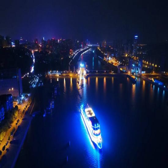 宜昌長江夜游-宜昌夜游游船過船閘感受宜昌夜景